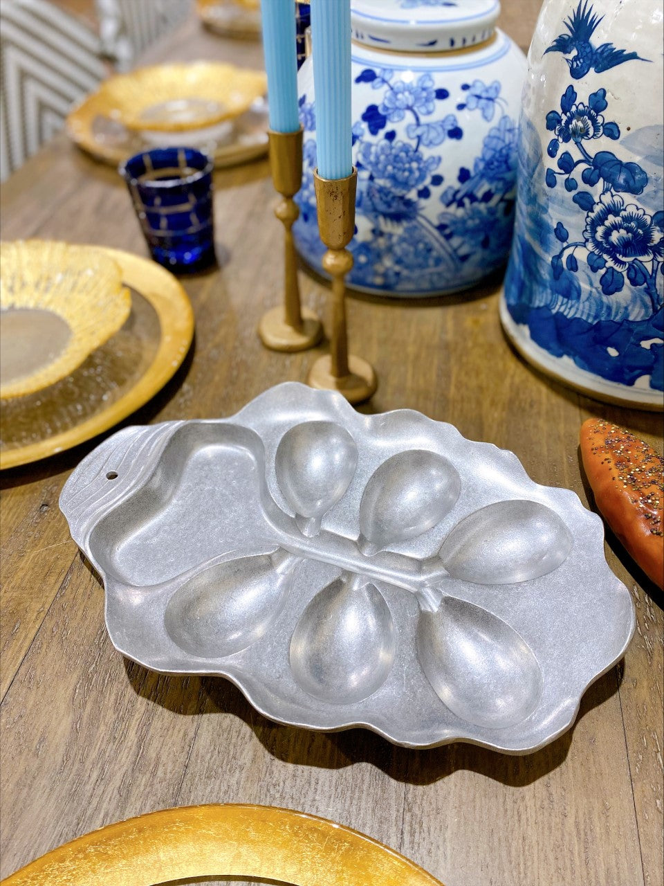 https://www.carolineandco.com/cdn/shop/files/oysterbedserveware.jpg?v=1697736903