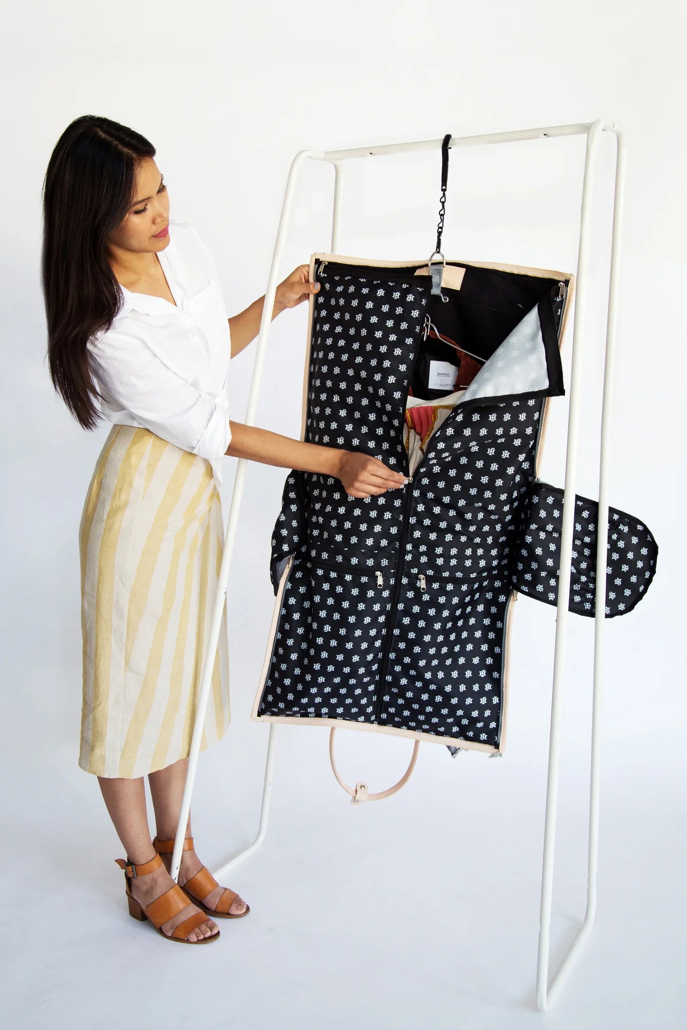 Jon hart hanging bag shop